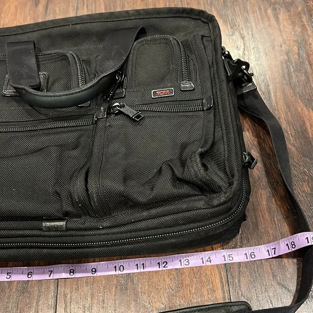 Tumi alpha 2 t-pass briefcase laptop bag black 26514dh in GUC black